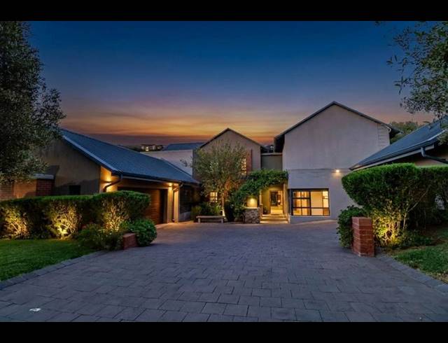 4 BEDROOM HOUSE FOR SALE IN COPPERLEAF ESTATE